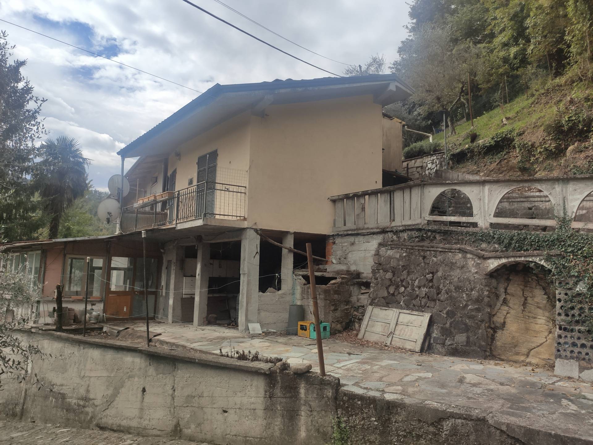 Casa Indipendente in Vendita a Fivizzano Massa Carrara