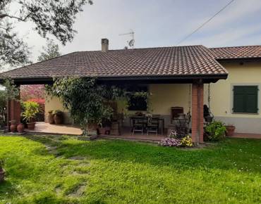 Villa in Vendita a Aulla La Spezia