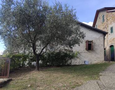 Casa Semindipendente in Vendita a Comano Massa Carrara