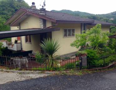 Villa in Vendita a Fivizzano Massa Carrara