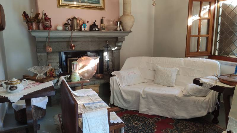 Villa in Vendita a Comano Massa Carrara