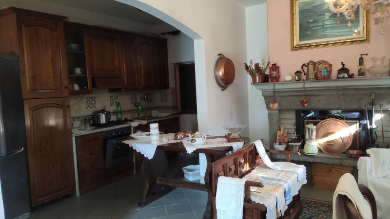 Villa in Vendita a Comano Massa Carrara