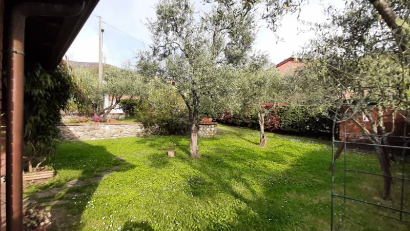 Villa in Vendita a Aulla La Spezia