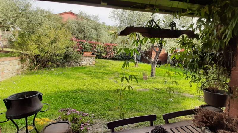 Villa in Vendita a Aulla La Spezia