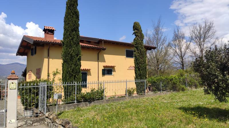 Villa in Vendita a Aulla Massa Carrara