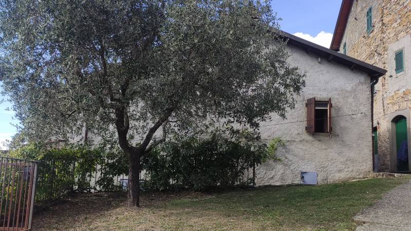 Casa Semindipendente in Vendita a Comano Massa Carrara