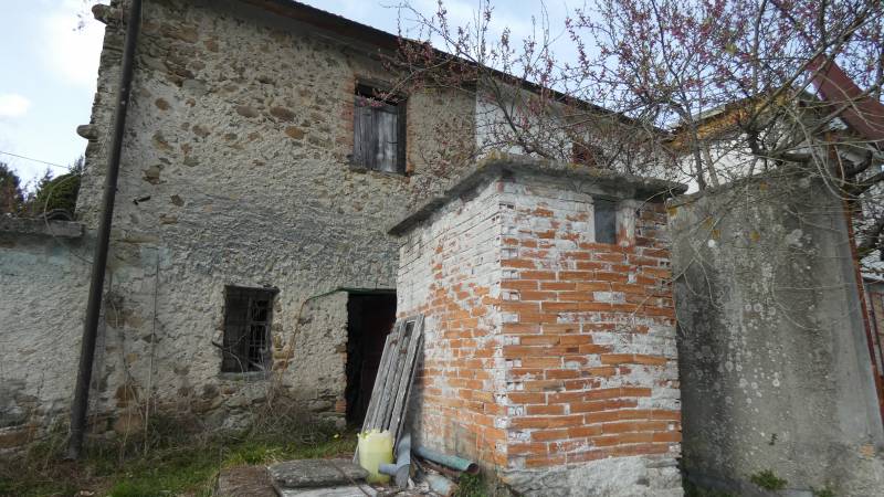 Casa Semindipendente in Vendita a Comano Massa Carrara